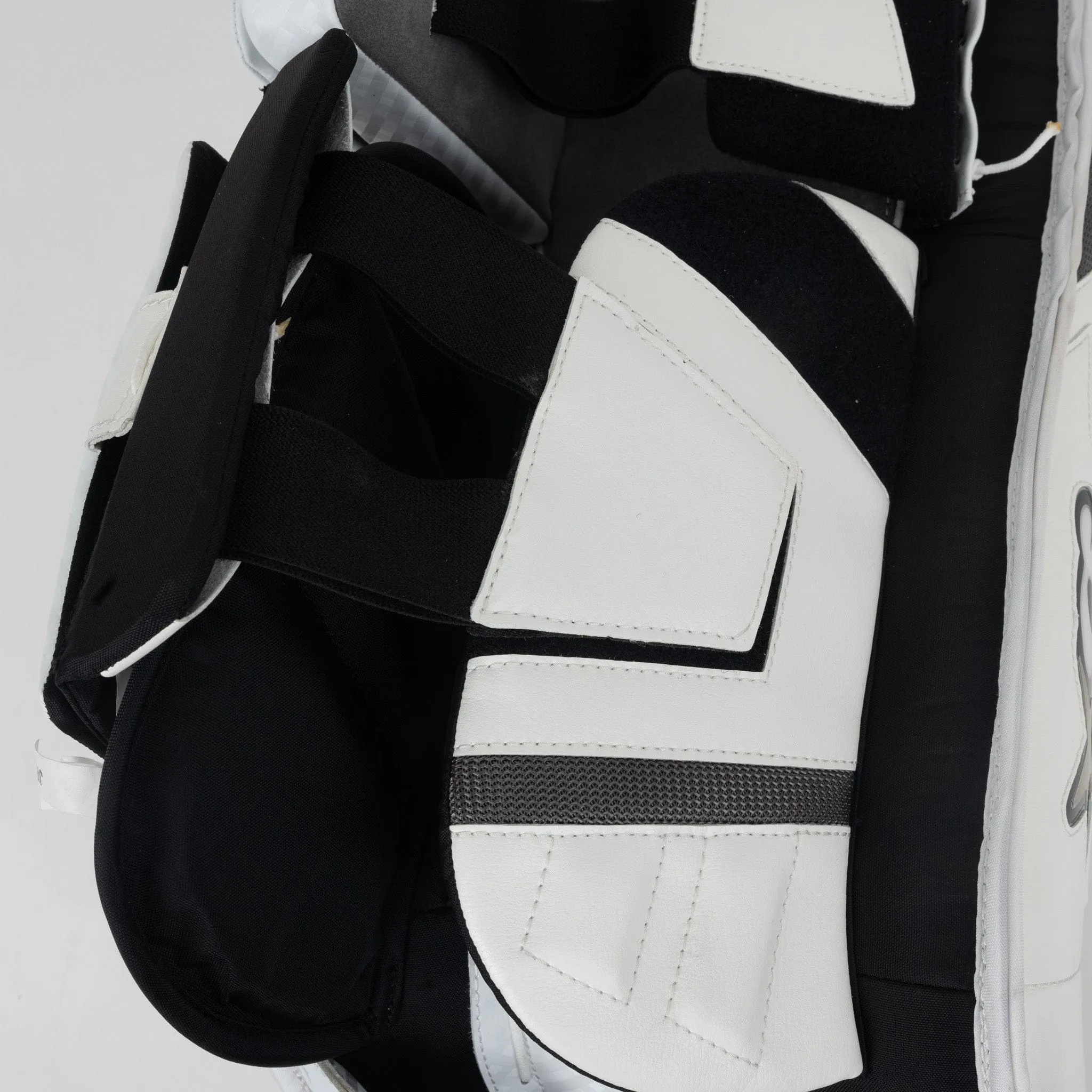Brian's ICONIK X Junior Goalie Leg Pads