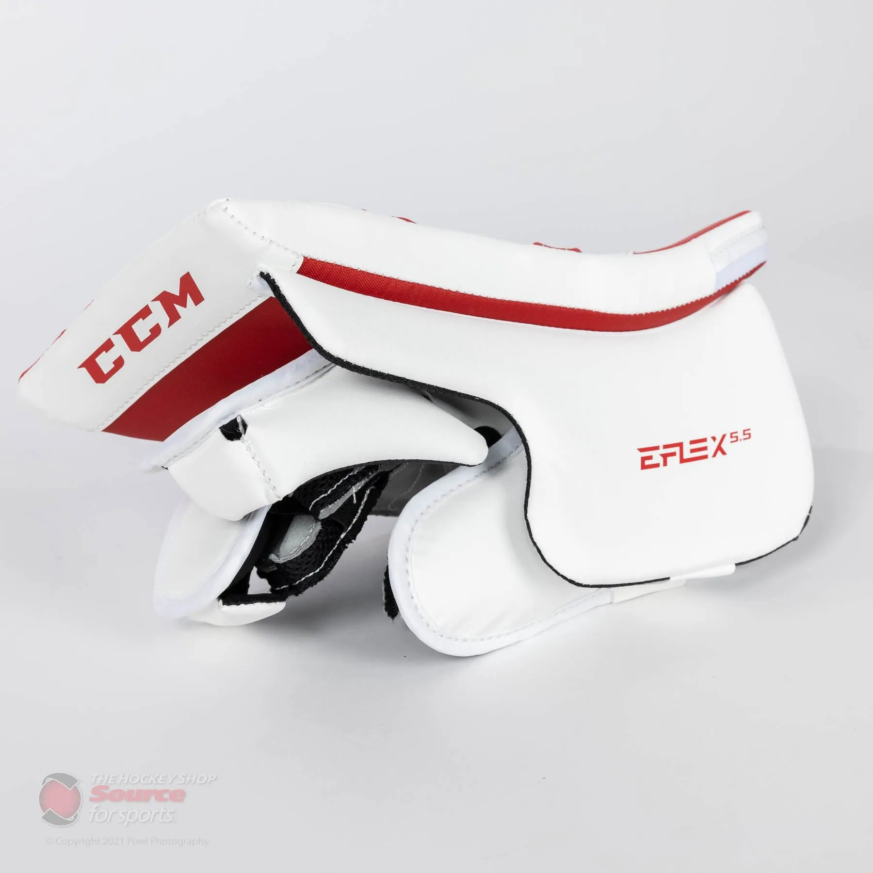 CCM Extreme Flex E5.5 Youth Goalie Blocker