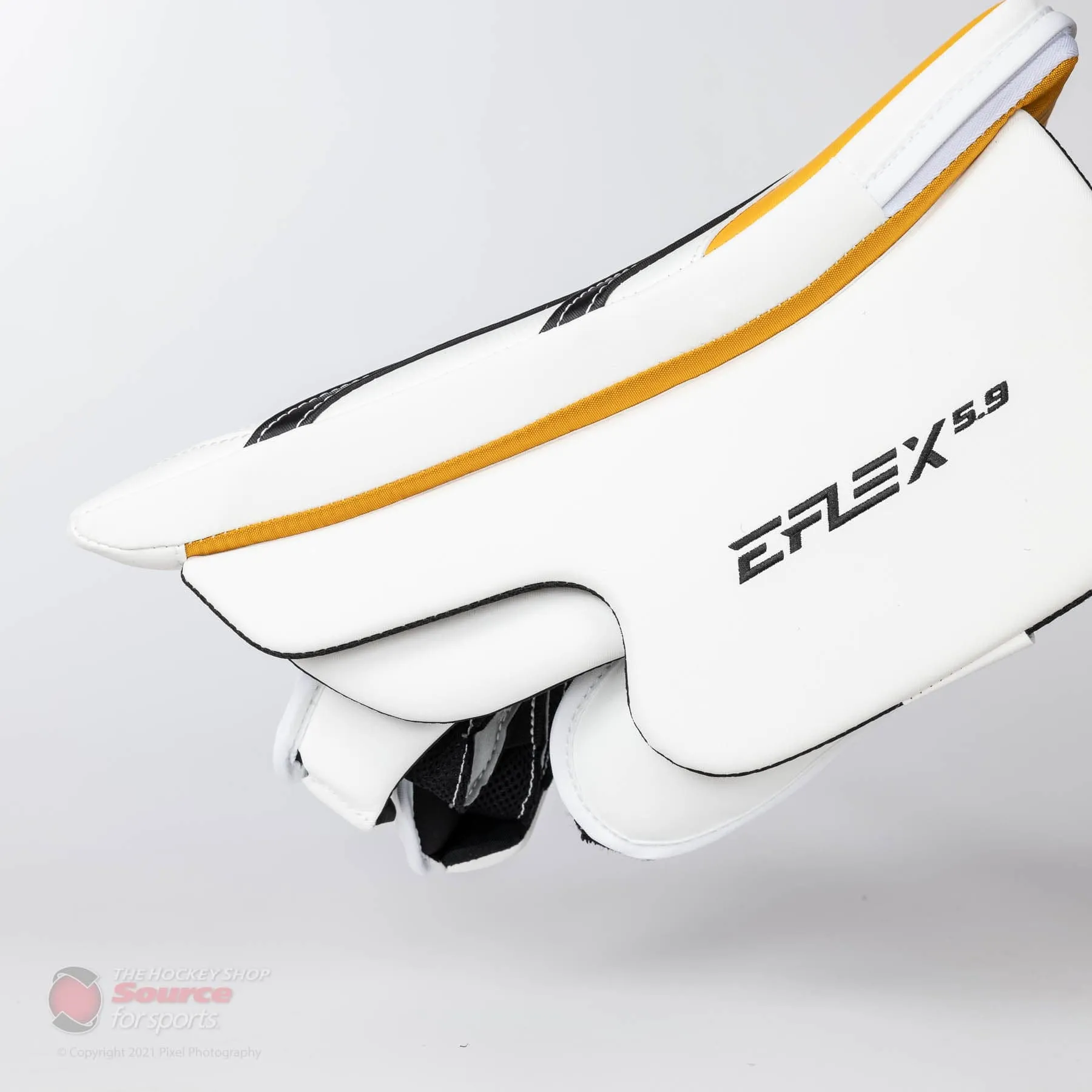 CCM Extreme Flex E5.9 Senior Goalie Blocker