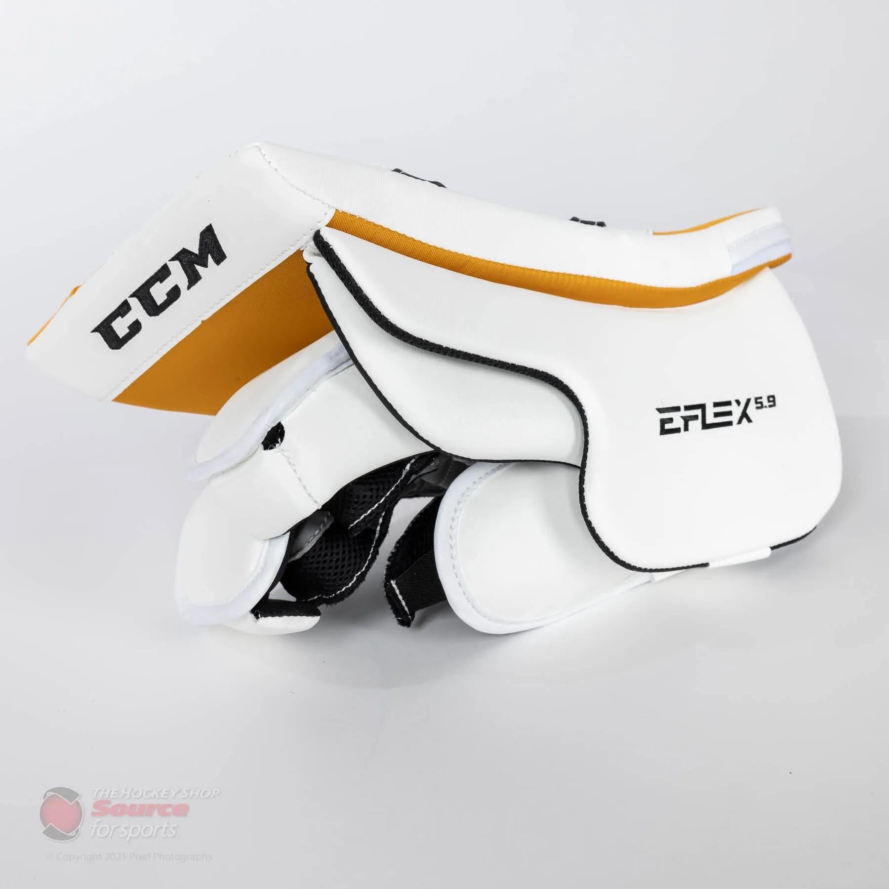 CCM Extreme Flex E5.9 Senior Goalie Blocker