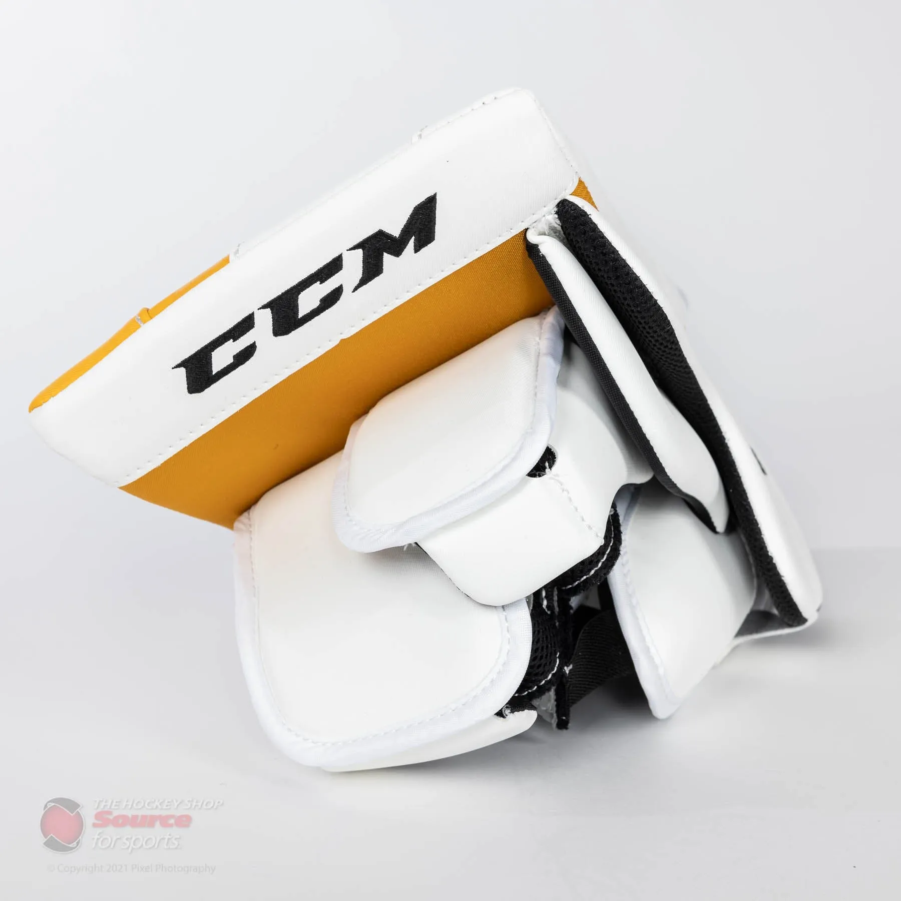 CCM Extreme Flex E5.9 Senior Goalie Blocker