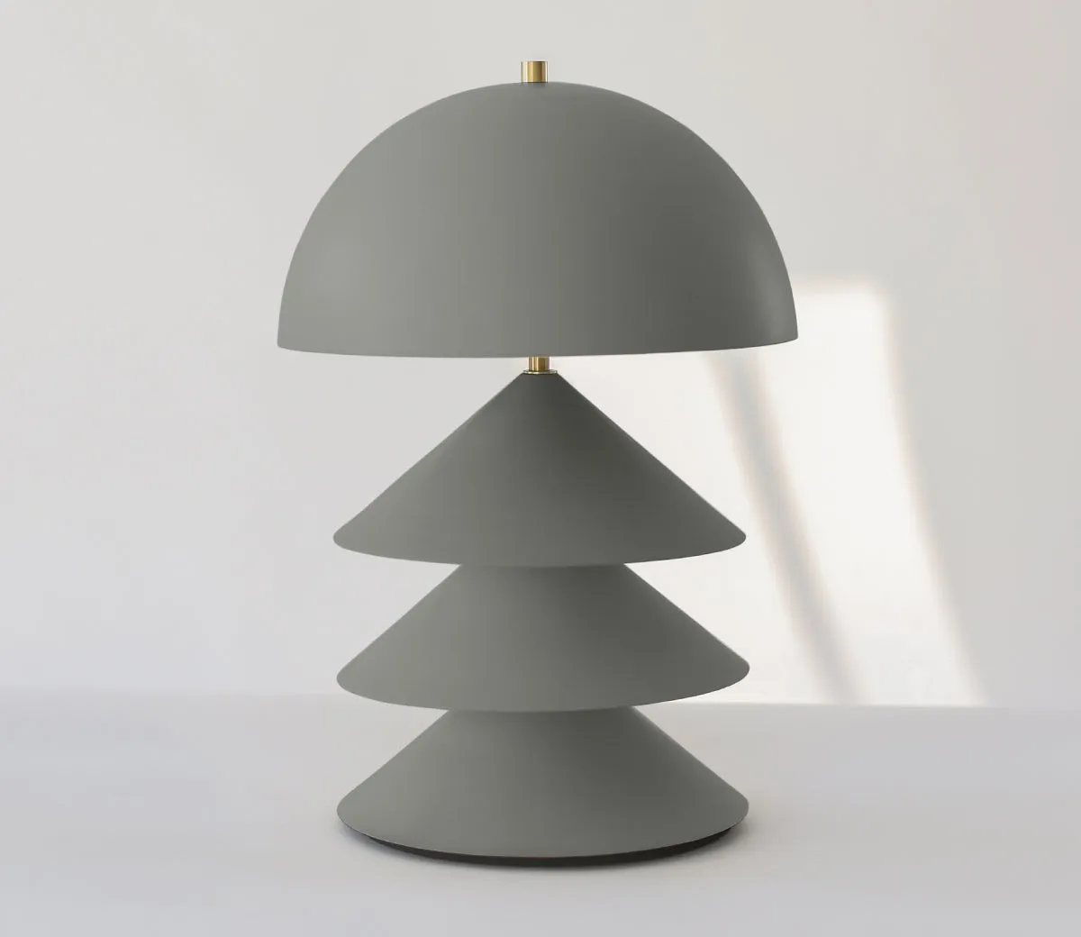 Junius table lamp