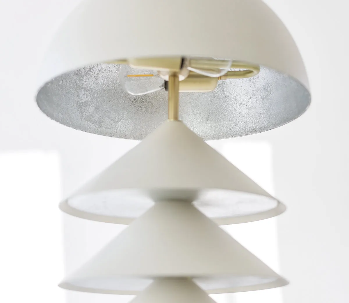 Junius table lamp