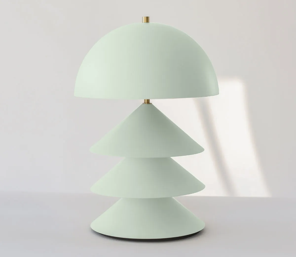 Junius table lamp