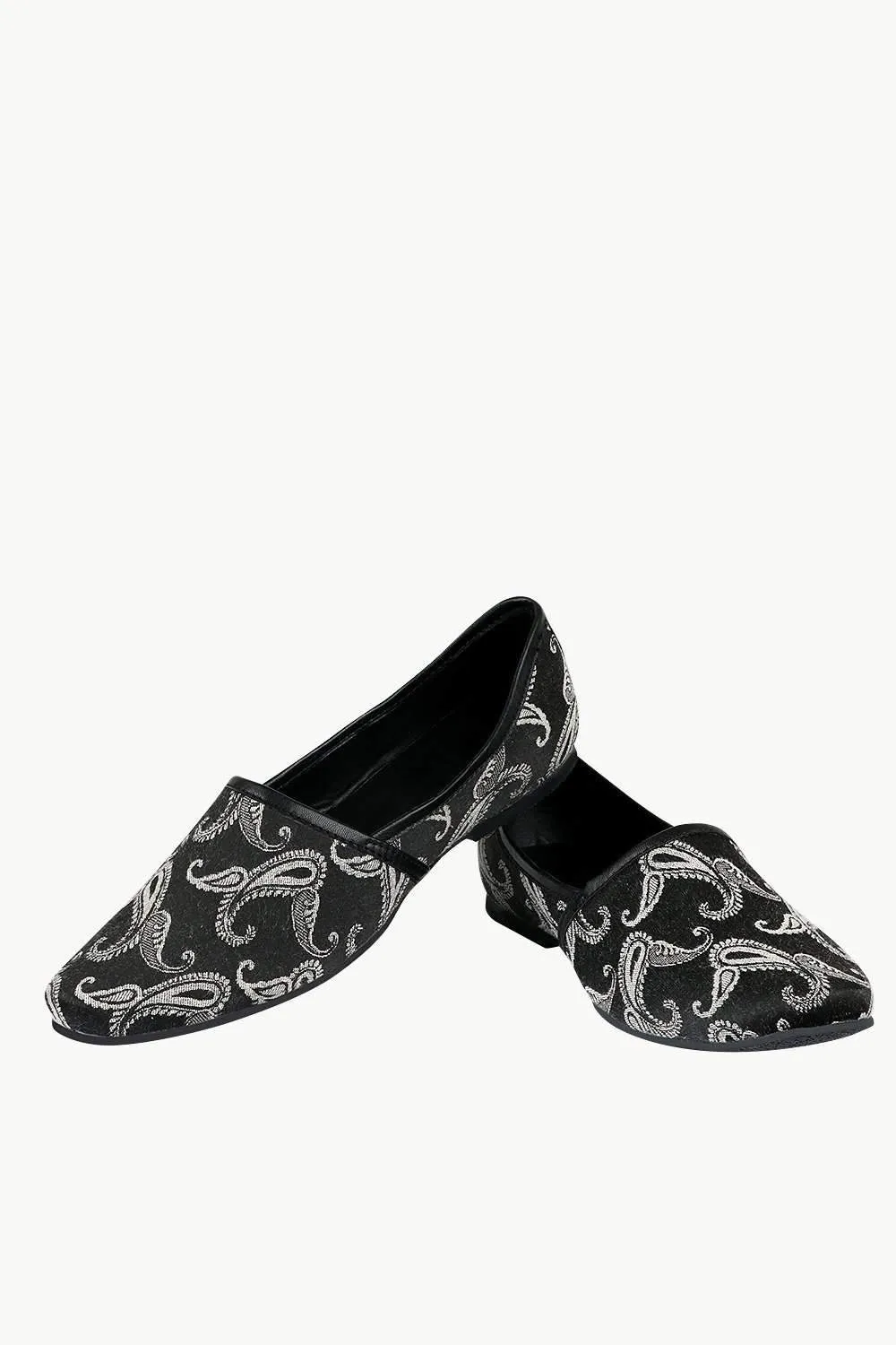 Men's Black Paisley Slip-On Juttis