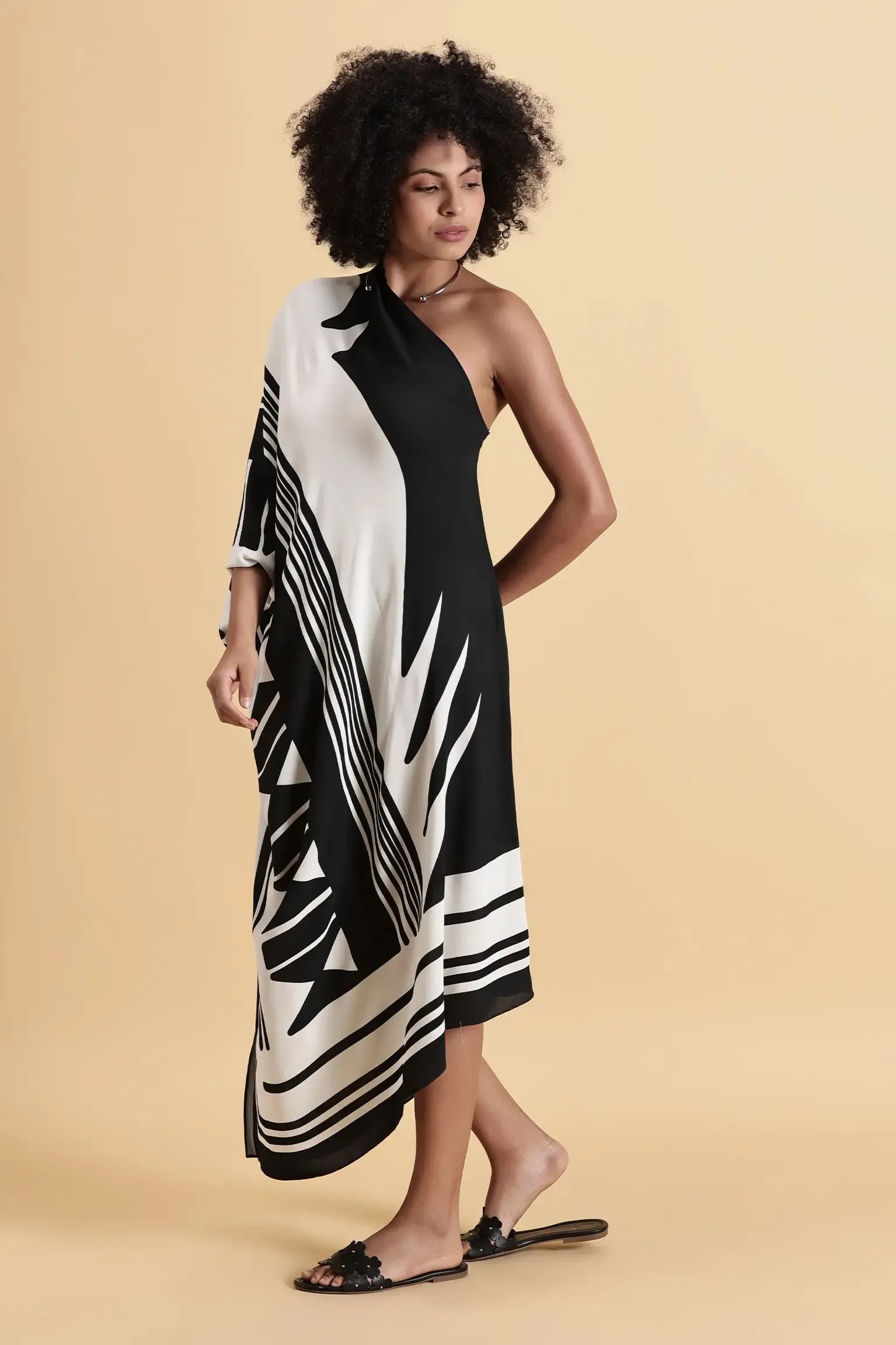 Monochrome Muse Kaftan