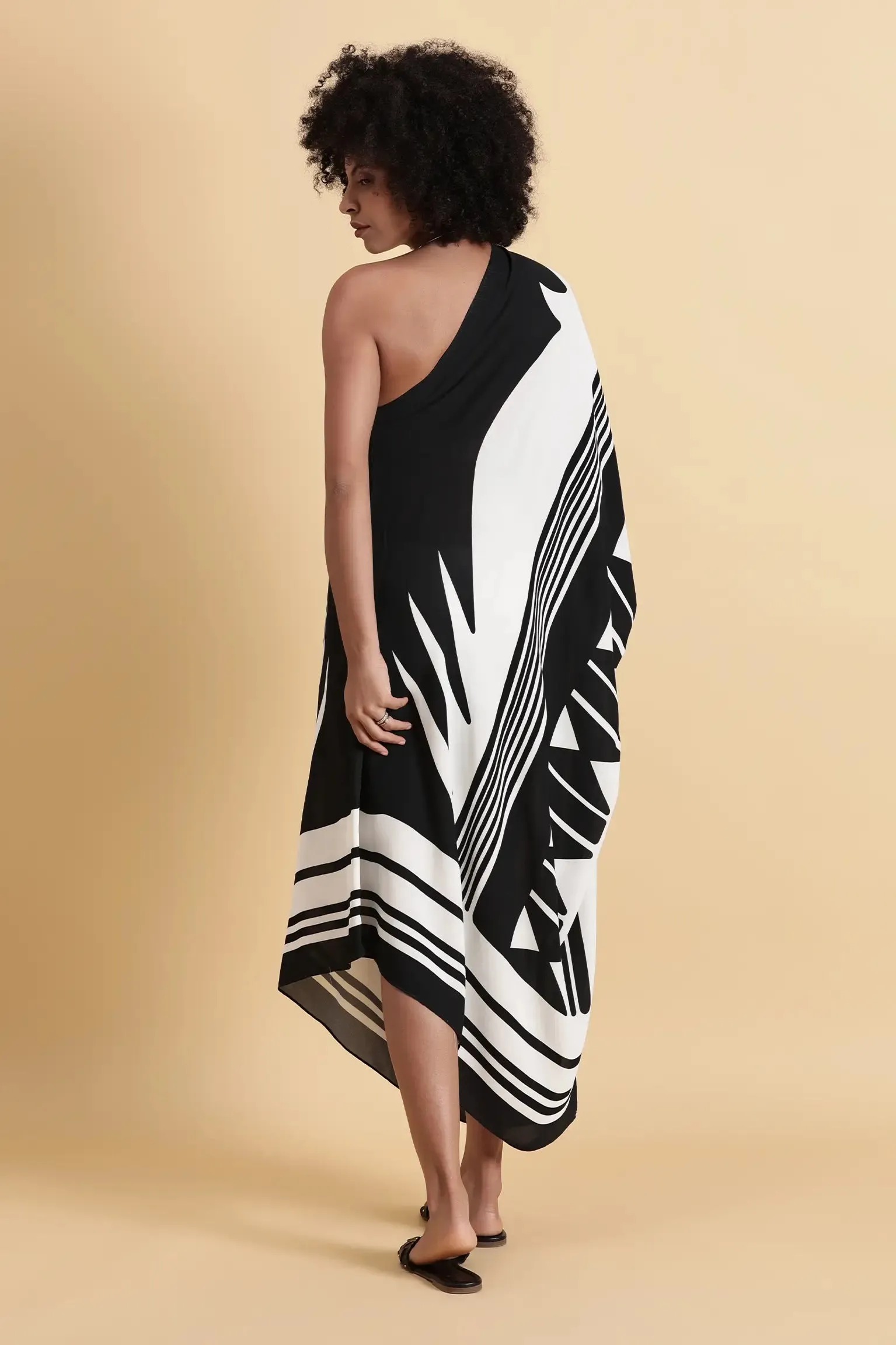 Monochrome Muse Kaftan