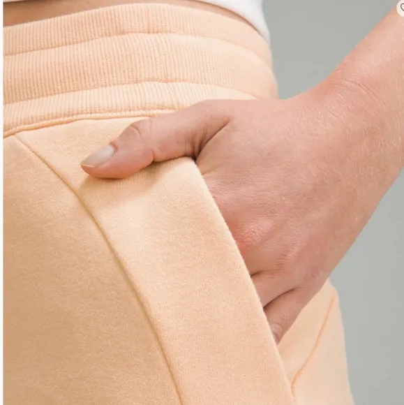 Scuba High-Rise Short 5&quot; | Peach Bellini | 6