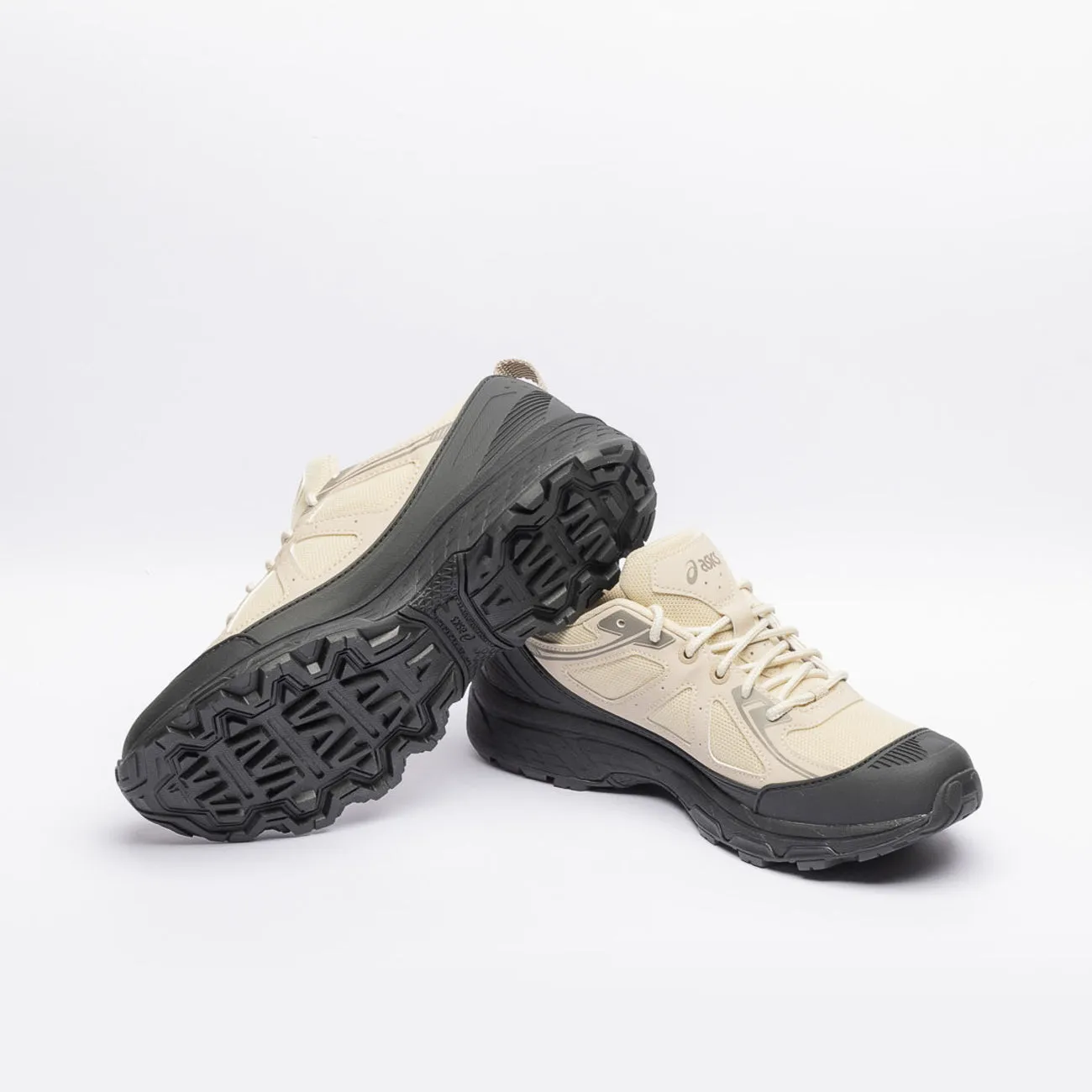 Sneaker trail running Asics Gel-Venture 6 Shield in tessuto beige e TPU nero