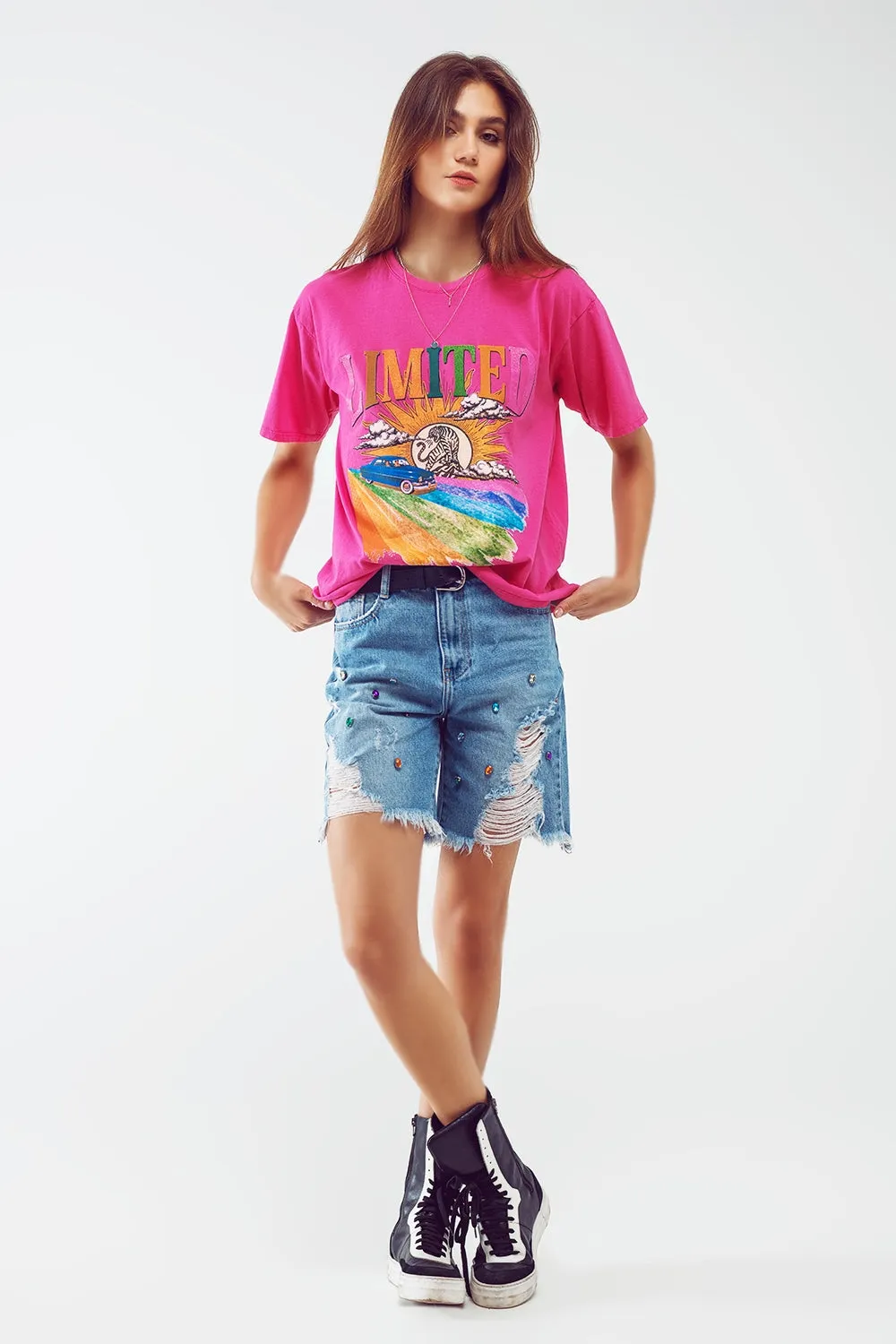 T-Shirt with Limited Graphic Print in Fuchsia