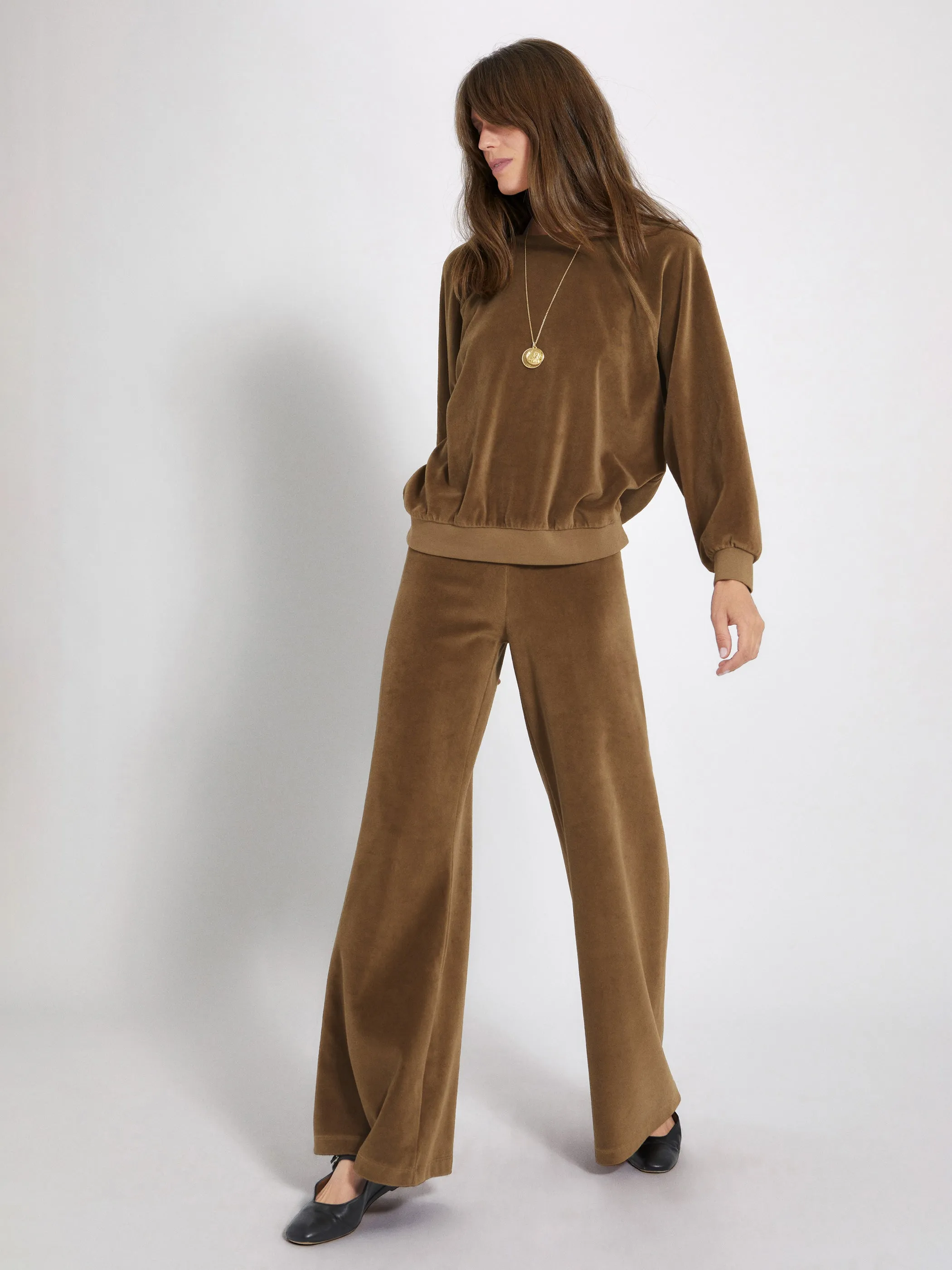 The Samos Oversized Sweatshirt in Velour