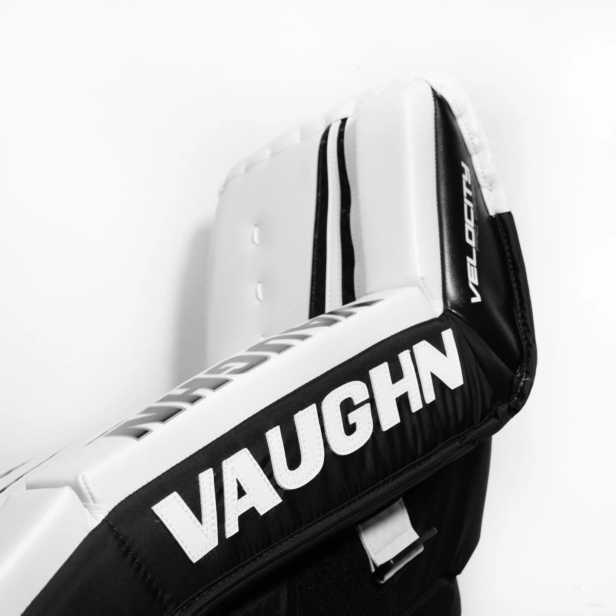 Vaughn Velocity V10 Pro Carbon Senior Goalie Leg Pads