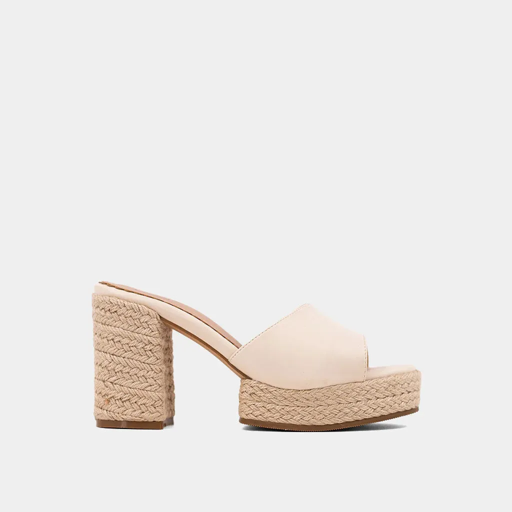 Vera Slip On