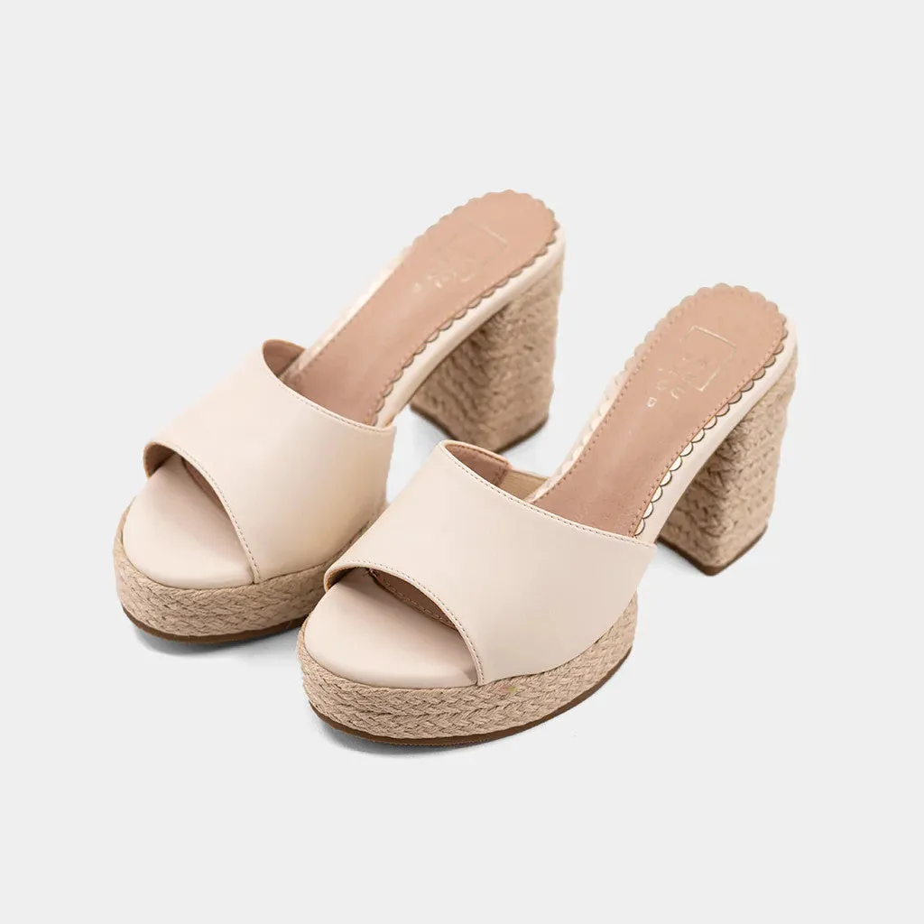 Vera Slip On